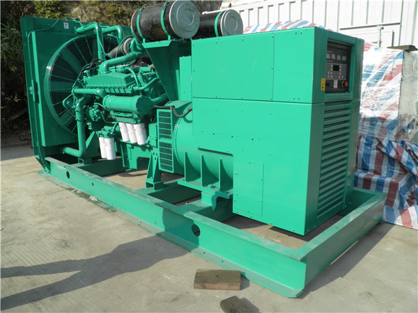 南乐出租发电机 发电机组厂家：柴油发电机组的控制屏的作用是什么？